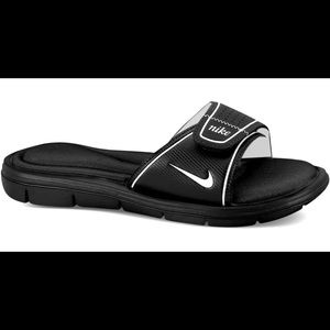 Nike women’s comfort slides